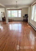 424 S 8th Ave in Highland Park, NJ - Foto de edificio - Building Photo