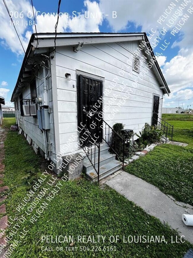 property at 906 O'Connor St