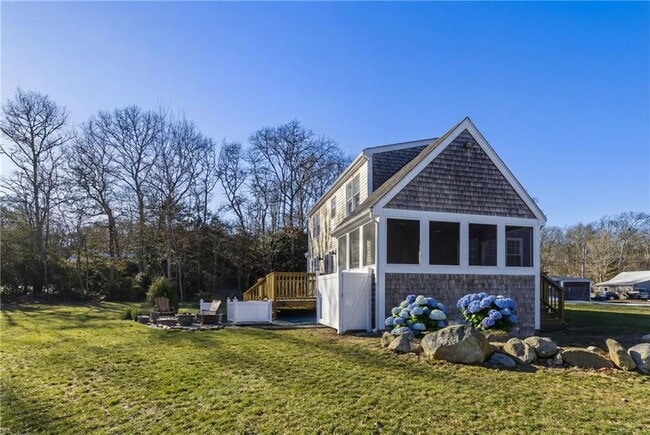 140I Long Hwy in Little Compton, RI - Building Photo - Building Photo