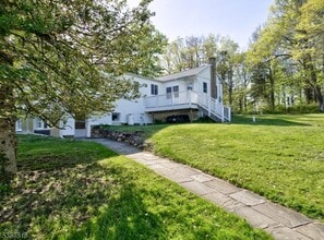 111 Harmony School Rd in Flemington, NJ - Building Photo - Building Photo