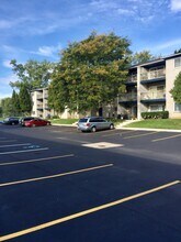 1100 W Michigan Ave in Ypsilanti, MI - Foto de edificio - Building Photo
