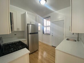 1320 W Waveland Ave in Chicago, IL - Building Photo - Building Photo
