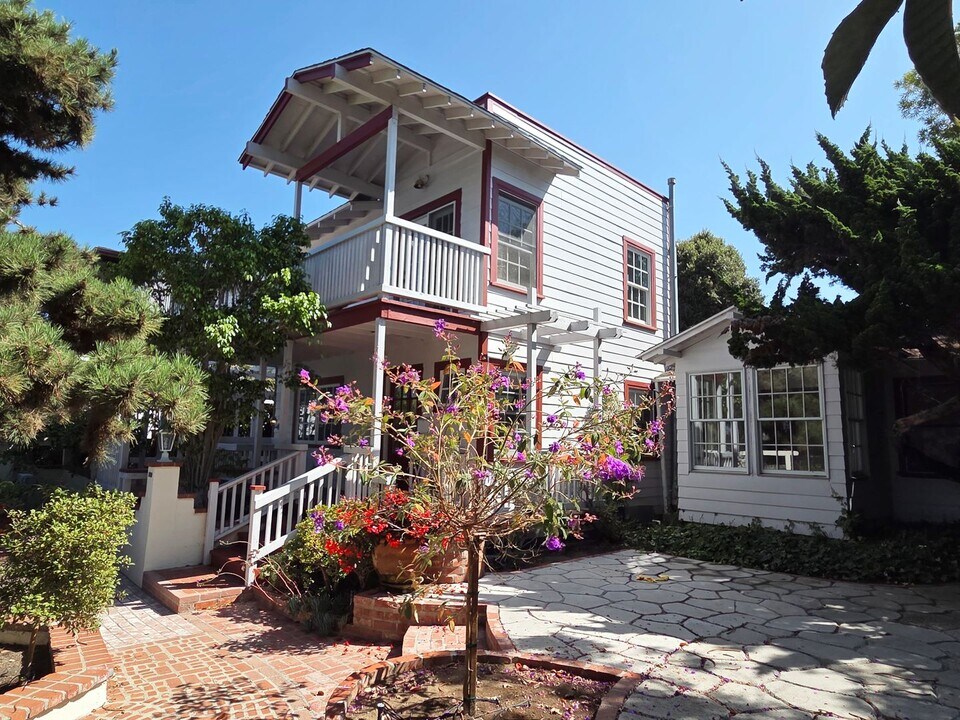 745 Stratford Dr in Encinitas, CA - Building Photo