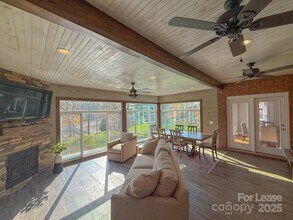 876 Armstrong Rd in Belmont, NC - Building Photo - Building Photo