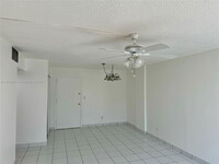 200 172nd St in Miami, FL - Building Photo - Building Photo