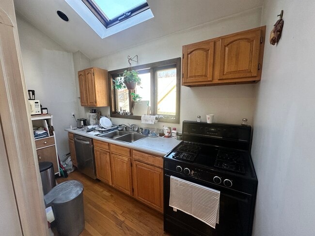 147 Willow Ave, Unit 3 in Somerville, MA - Building Photo - Building Photo