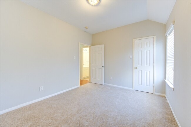 property at 2921 Indigo Dr