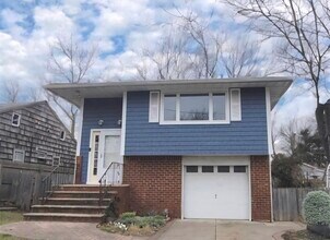 3 Healy St, Unit A in Huntington, NY - Building Photo - Building Photo