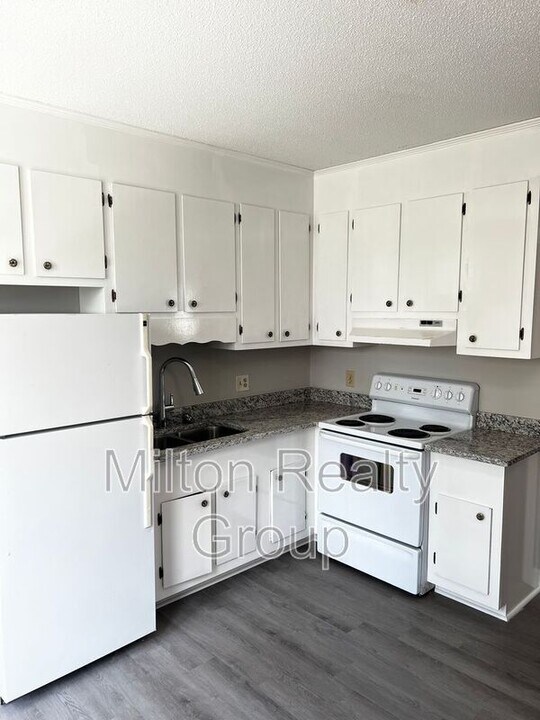 53 W Washington St in Coats, NC - Building Photo