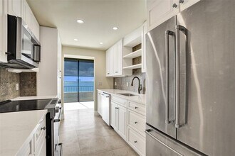 5510 N Ocean Dr in Riviera Beach, FL - Building Photo - Building Photo