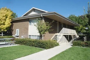 Halladay Columbia Lane in Orem, UT - Building Photo