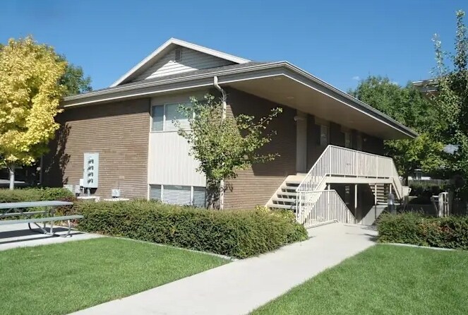 Halladay Columbia Lane in Orem, UT - Building Photo