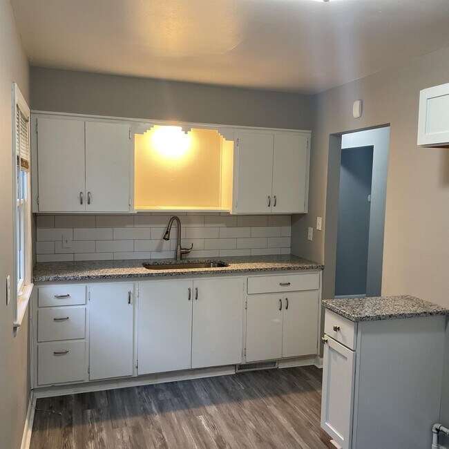 5707 N 35th St in Omaha, NE - Foto de edificio - Building Photo