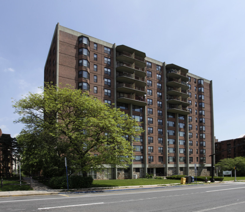 Elizabeth Center in Elizabeth, NJ - Building Photo