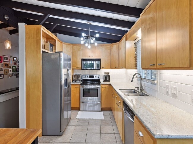 6017 Halifax Ave S in Minneapolis, MN - Foto de edificio - Building Photo