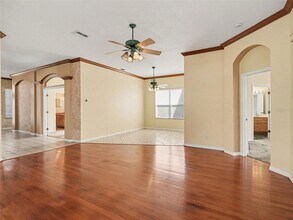 4940 Thames Ln in Sarasota, FL - Foto de edificio - Building Photo