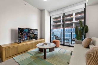 11 NE 6th St in Miami, FL - Foto de edificio - Building Photo