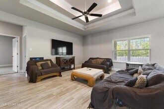 12213 Savannah Cir in Ocean Springs, MS - Building Photo - Building Photo