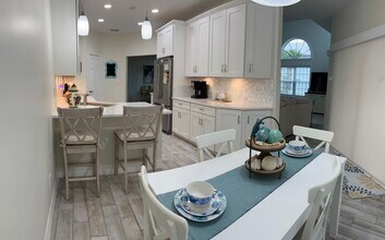 130 Barefoot Cir in Bonita Springs, FL - Building Photo - Building Photo