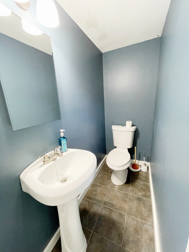 property at 114 1/2 W Walnut St
