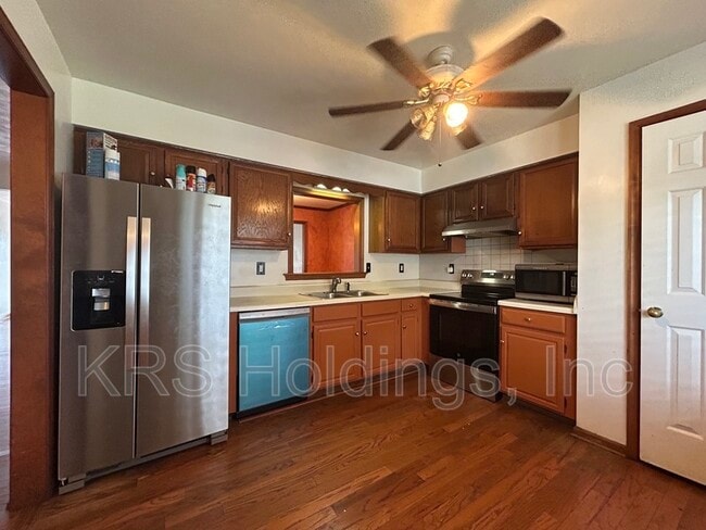 2137 Weybridge Dr in Virginia Beach, VA - Building Photo - Building Photo