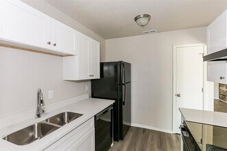 250 Prairie Grove Dr in Dallas, TX - Building Photo - Building Photo