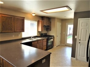 577 E Eaton Rd in Chico, CA - Building Photo - Building Photo