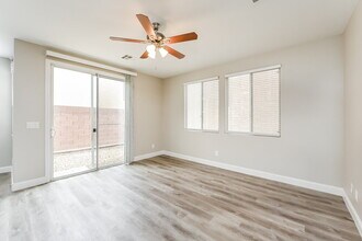 9310 Vista Waters Ln in Las Vegas, NV - Building Photo - Building Photo