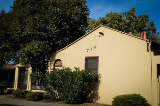 18th Street Apartments in Modesto, CA - Building Photo - Building Photo