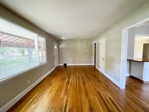 1051 S Holly St in Columbia, SC - Building Photo - Building Photo