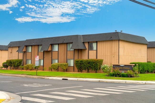 Lincoln Pointe Apartments