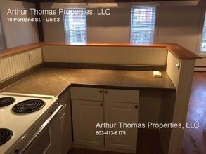10 Portland St-Unit -Unit 2 in South Berwick, ME - Foto de edificio - Building Photo