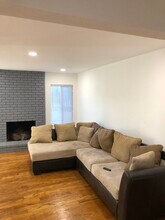 948 Golden Leaf Way in Pittsburg, CA - Foto de edificio - Building Photo