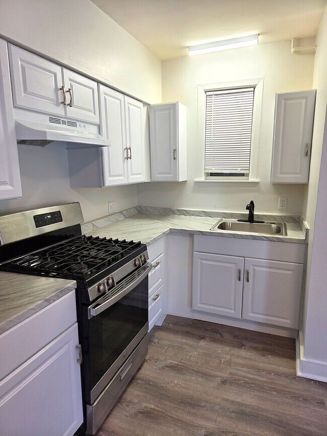 91-99 Ives Street, Unit 91 Ives #1 in Providence, RI - Building Photo - Building Photo