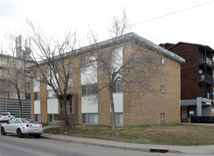 1624 26 Av SW in Calgary, AB - Building Photo - Building Photo