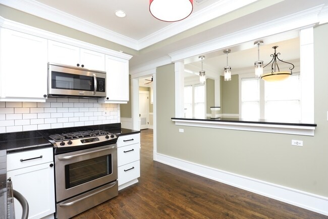 1938 W Berenice Ave, Unit A00W in Chicago, IL - Building Photo - Building Photo