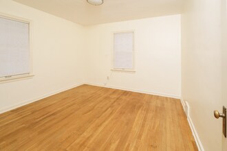 3584 Palmerston Rd, Unit Down in Shaker Heights, OH - Foto de edificio - Building Photo