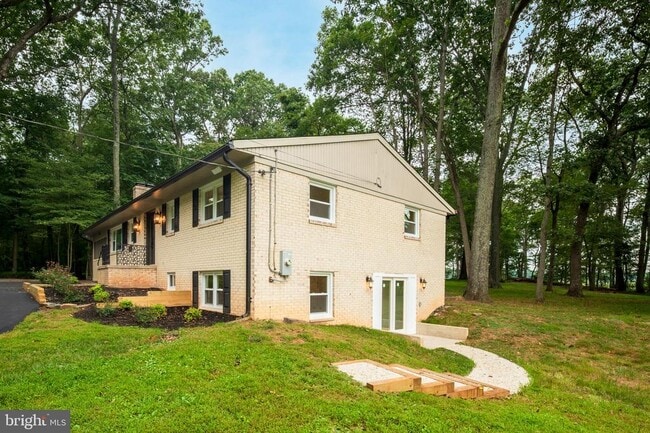 16480 Ed Warfield Rd in Woodbine, MD - Building Photo - Building Photo