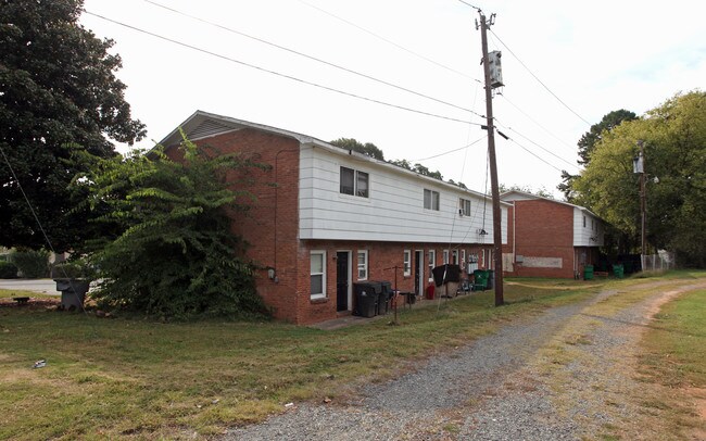 4401 Hovis Rd in Charlotte, NC - Foto de edificio - Building Photo
