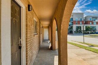 811 S Mesquite St in Arlington, TX - Building Photo - Building Photo