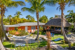 124 Columbus Blvd in Sarasota, FL - Building Photo