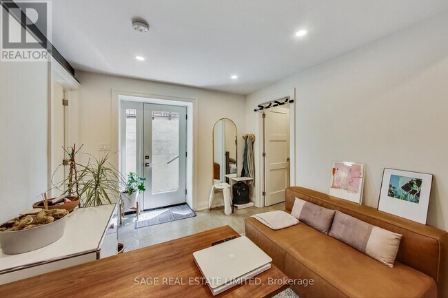 property at 219 Quebec Ave