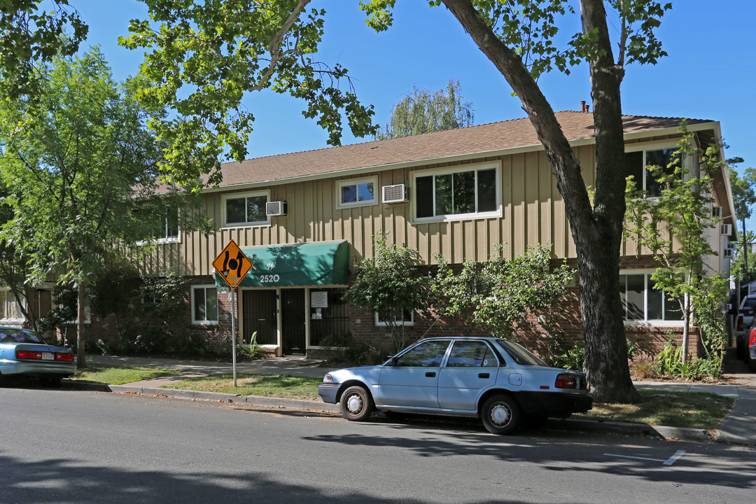 Sophora Square in Sacramento, CA - Building Photo