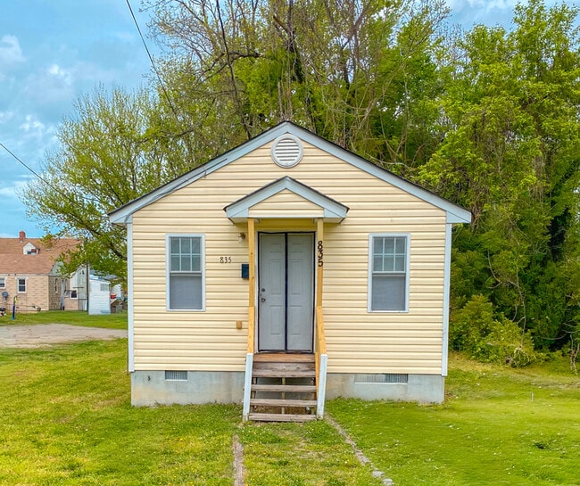 property at 835 Gladstone St