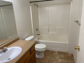 1113 Arnold St, Unit A in Laramie, WY - Building Photo - Building Photo