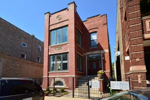 2554 W Augusta Blvd in Chicago, IL - Building Photo