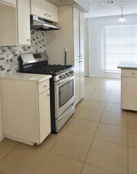 938 Greatwood Dr photo'