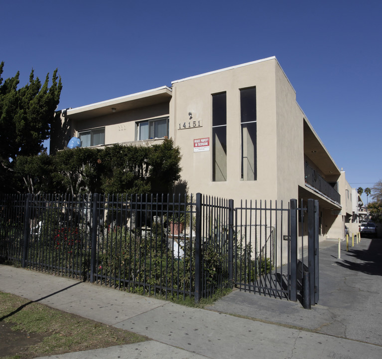 14151 Delano St in Van Nuys, CA - Building Photo