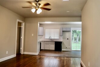 7101 Parker Rd in Houston, TX - Building Photo - Building Photo