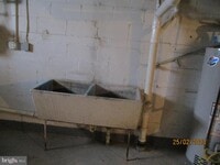 909 St Dunstans Rd photo'